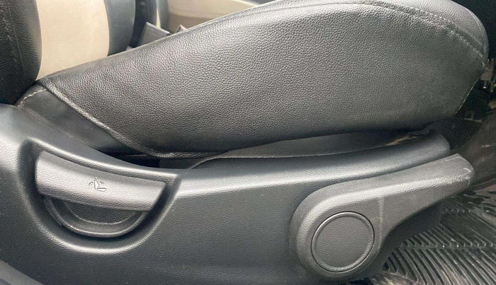 2015 Hyundai Grand i10 ASTA AT 1.2 KAPPA VTVT, Petrol, Automatic, 40,624 km, Driver Side Adjustment Panel