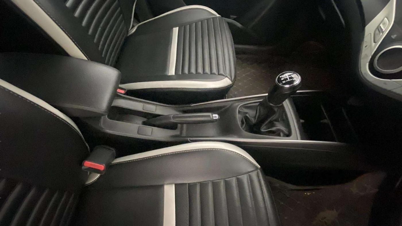 2020 Maruti Baleno ZETA PETROL 1.2, Petrol, Manual, 38,685 km, Gear Lever