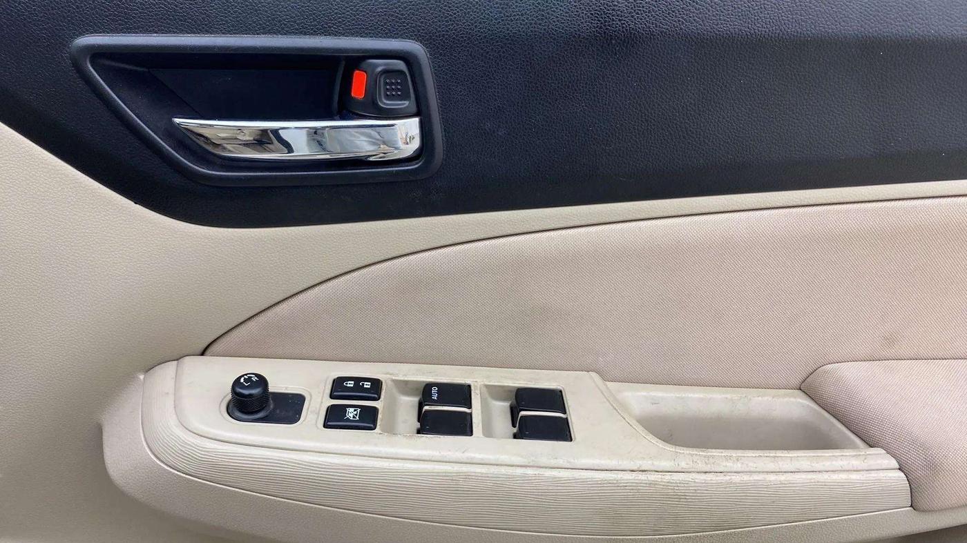 2019 Maruti Dzire VXI AMT, Petrol, Automatic, 22,614 km, Driver Side Door Panels Control