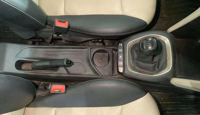 2018 Hyundai NEW SANTRO SPORTZ CNG, CNG, Manual, 70,877 km, Gear Lever