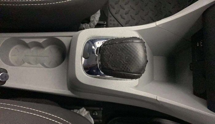 2020 Tata Tiago XZA PLUS PETROL, Petrol, Automatic, 35,800 km, Gear lever - Knob cover torn