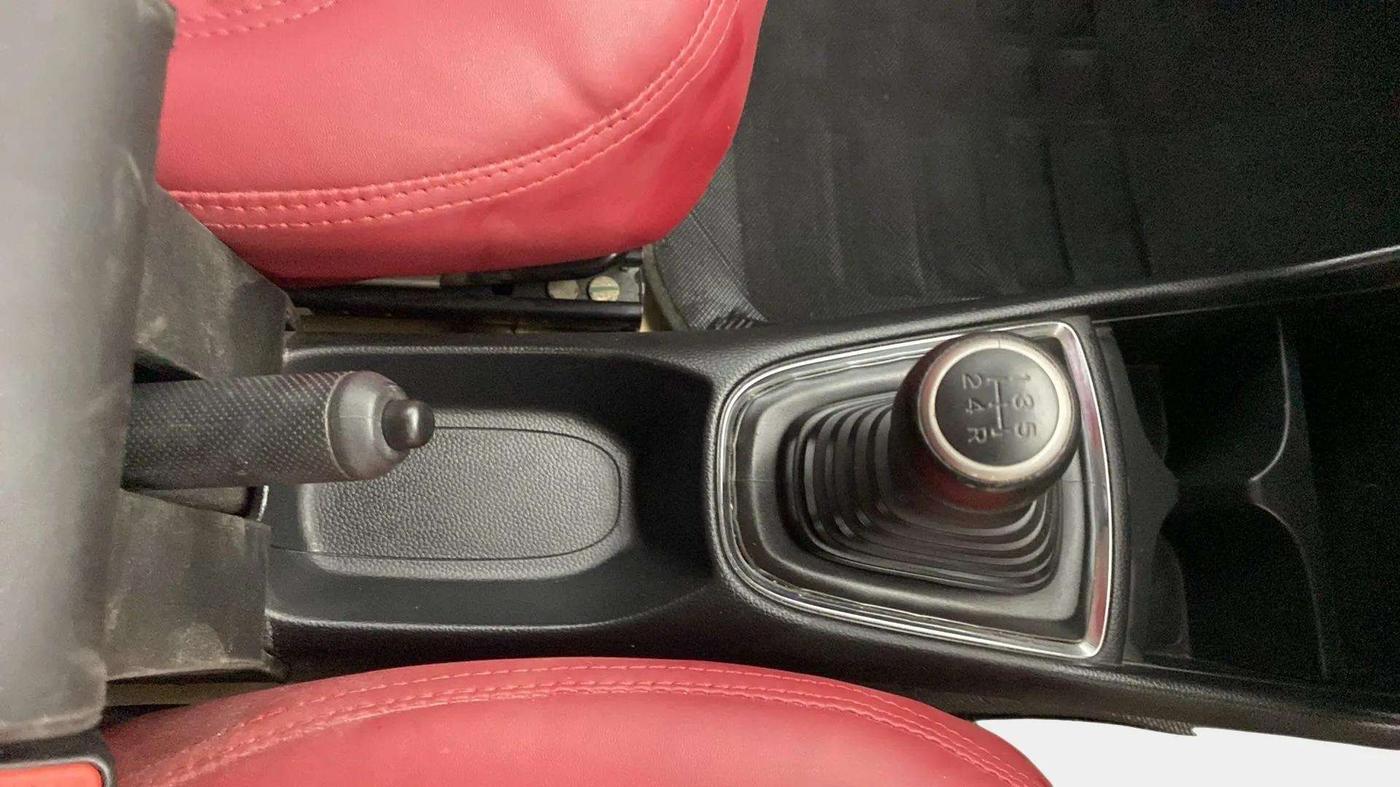 2019 Honda Amaze 1.2L I-VTEC V, CNG, Manual, 58,255 km, Gear Lever