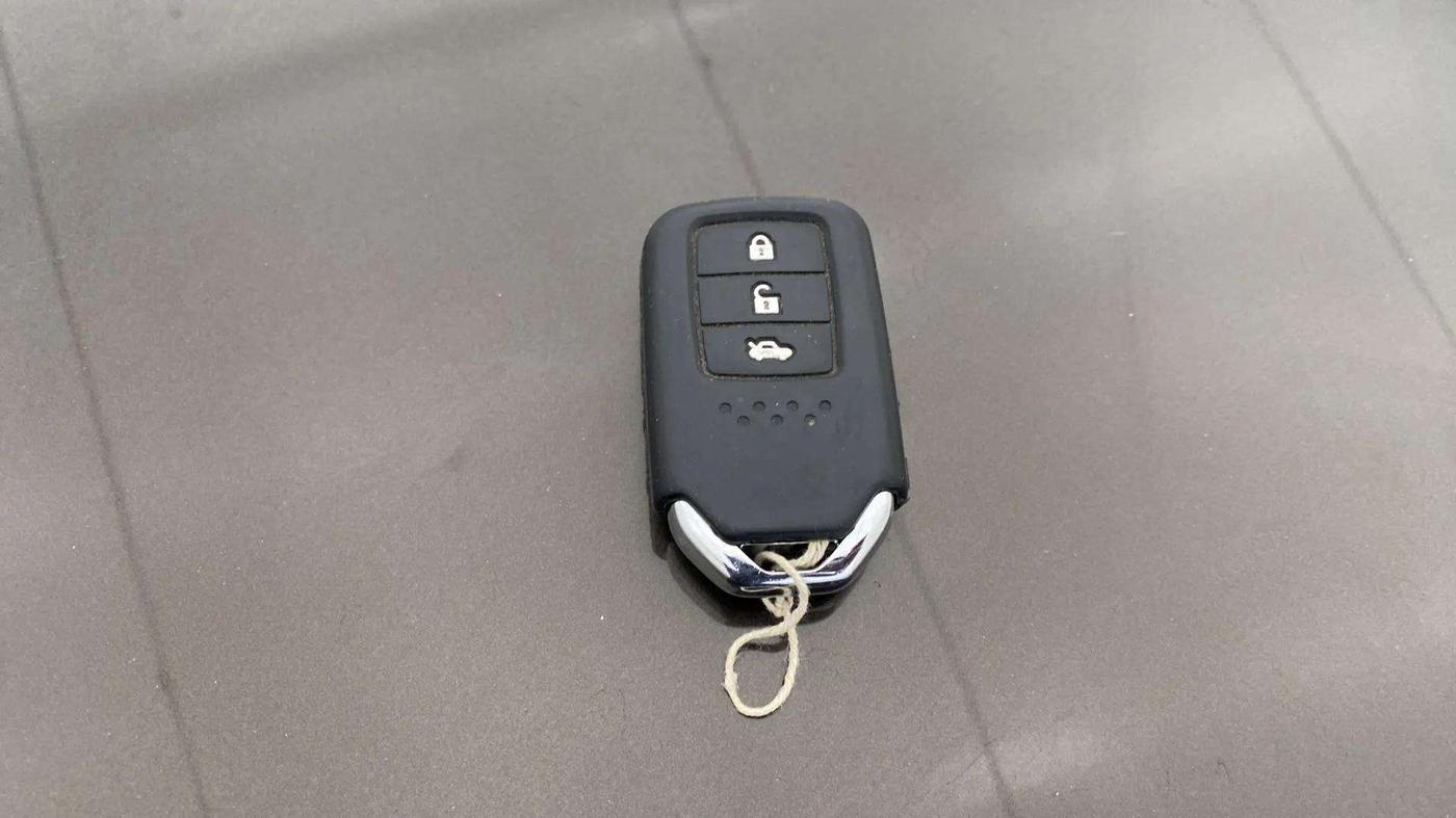 2019 Honda Amaze 1.2L I-VTEC V, CNG, Manual, 58,255 km, Key Close Up