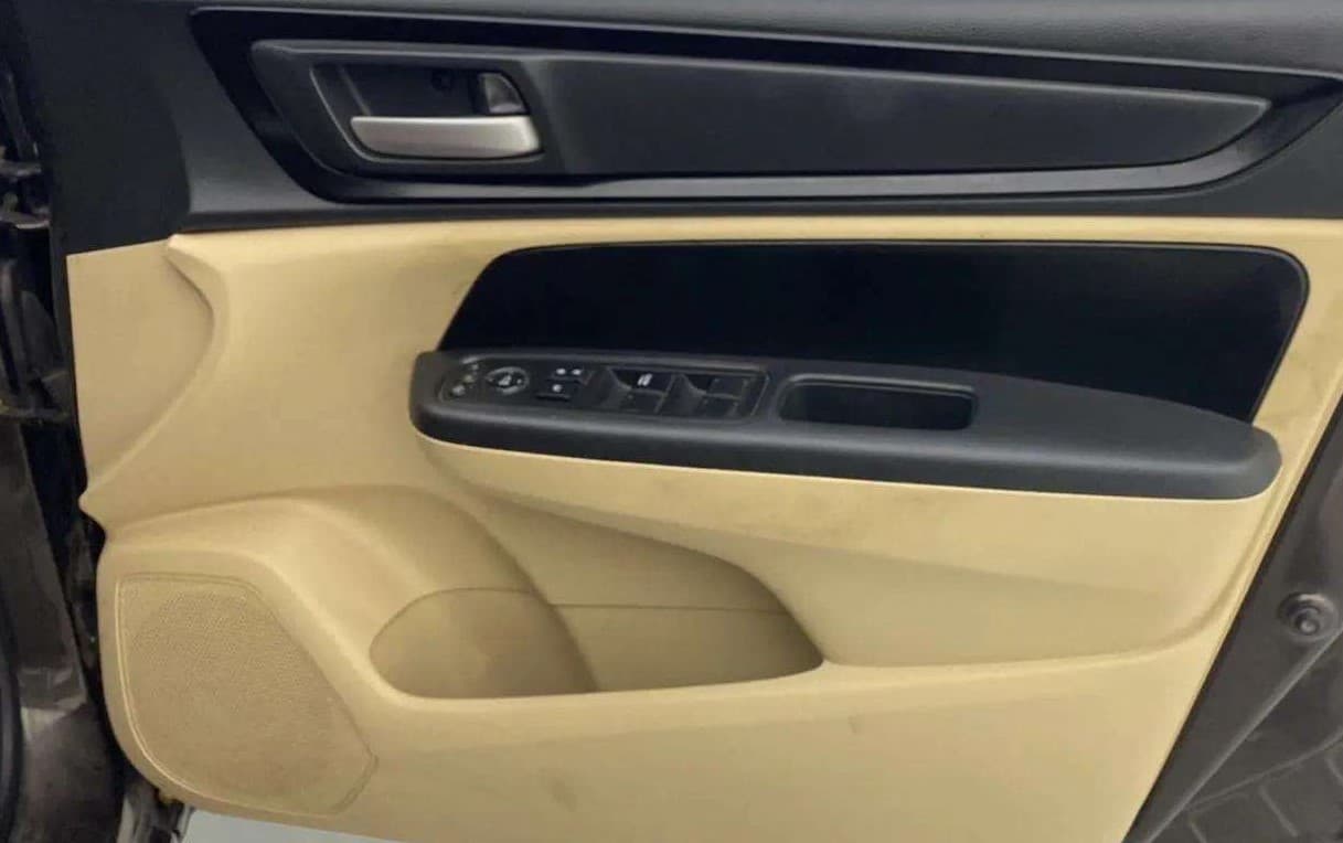 2019 Honda Amaze 1.2L I-VTEC V, CNG, Manual, 58,255 km, Driver Side Door Panels Control