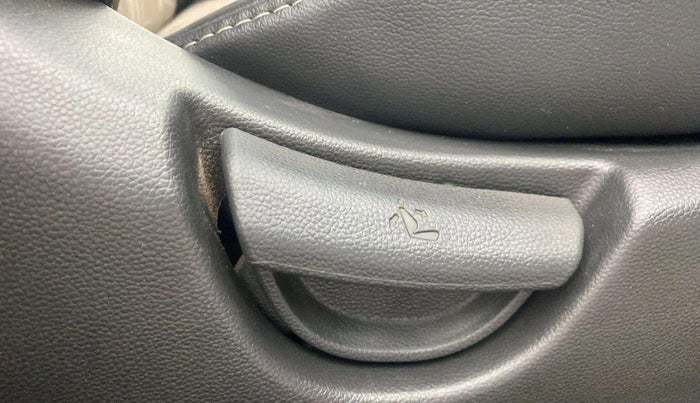 2019 Hyundai Grand i10 SPORTZ 1.2 KAPPA VTVT, Petrol, Manual, 29,704 km, Driver Side Adjustment Panel