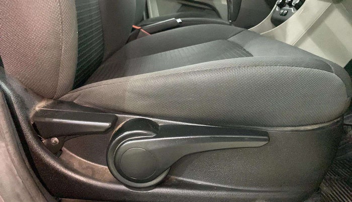 2017 Tata Tiago XZA PETROL, Petrol, Automatic, 33,760 km, Driver Side Adjustment Panel