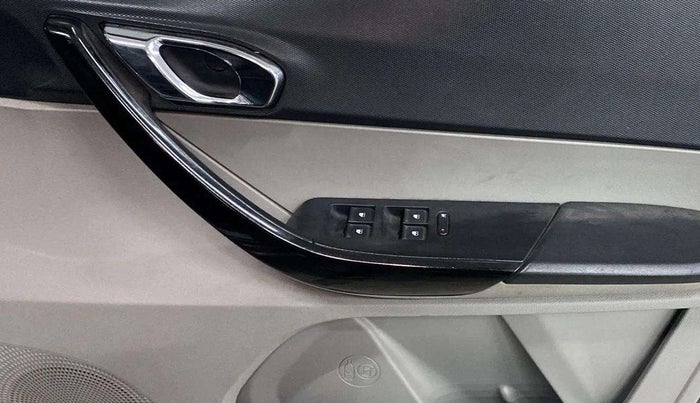 2017 Tata Tiago XZA PETROL, Petrol, Automatic, 33,760 km, Driver Side Door Panels Control