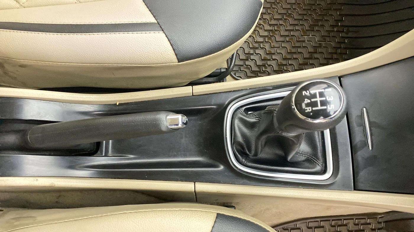 2015 Maruti Ciaz VXI+, Petrol, Manual, 54,367 km, Gear Lever