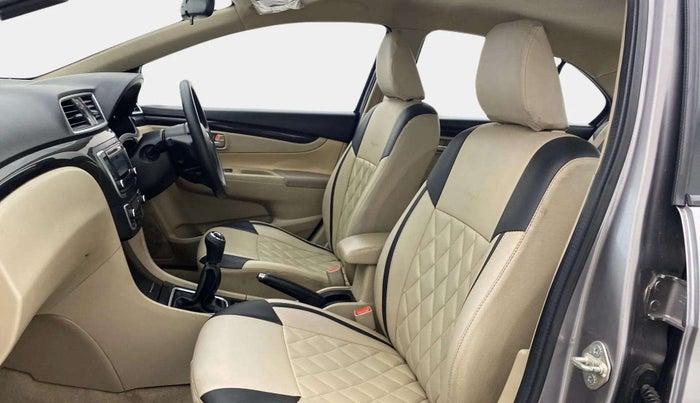 2015 Maruti Ciaz VXI+, Petrol, Manual, 54,274 km, Right Side Front Door Cabin