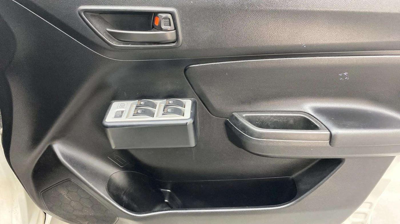2021 Maruti Swift LXI, Petrol, Manual, 84,899 km, Driver Side Door Panels Control