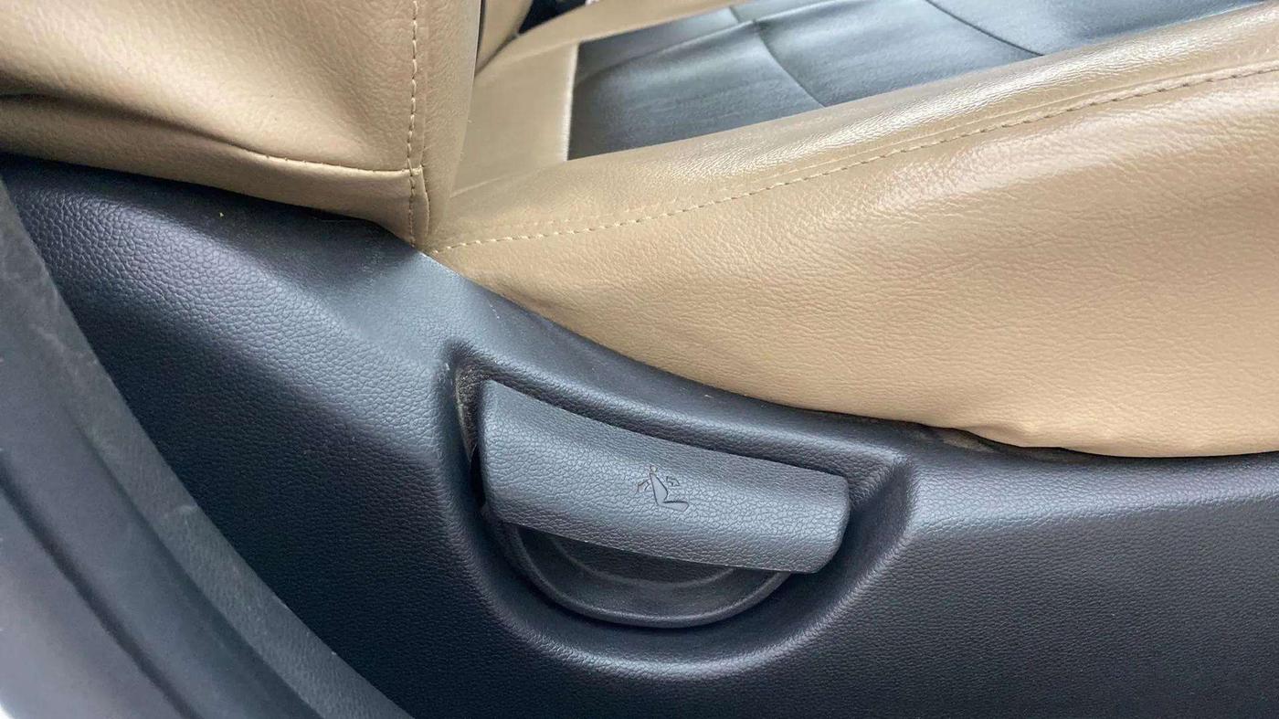 2019 Hyundai Grand i10 SPORTZ 1.2 KAPPA VTVT, Petrol, Manual, 66,934 km, Driver Side Adjustment Panel