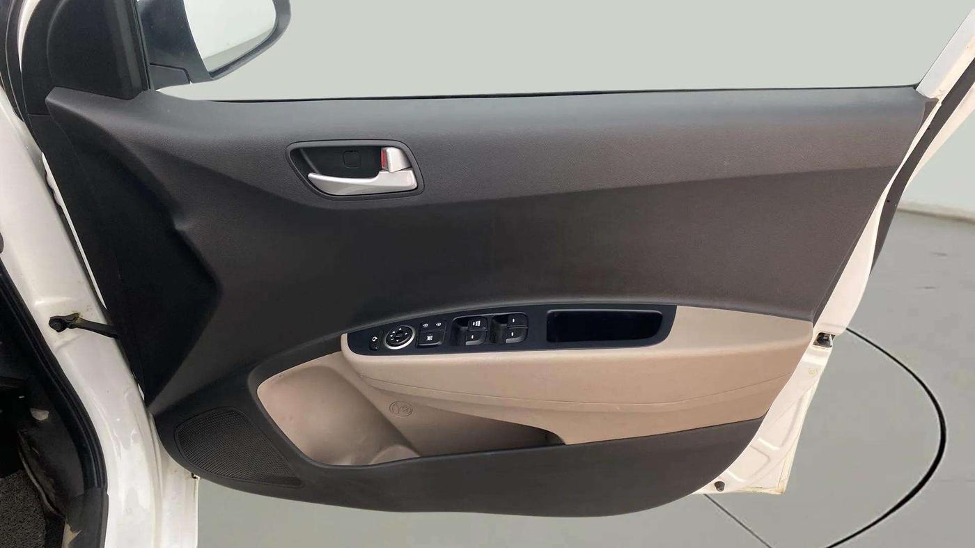 2019 Hyundai Grand i10 SPORTZ 1.2 KAPPA VTVT, Petrol, Manual, 66,934 km, Driver Side Door Panels Control