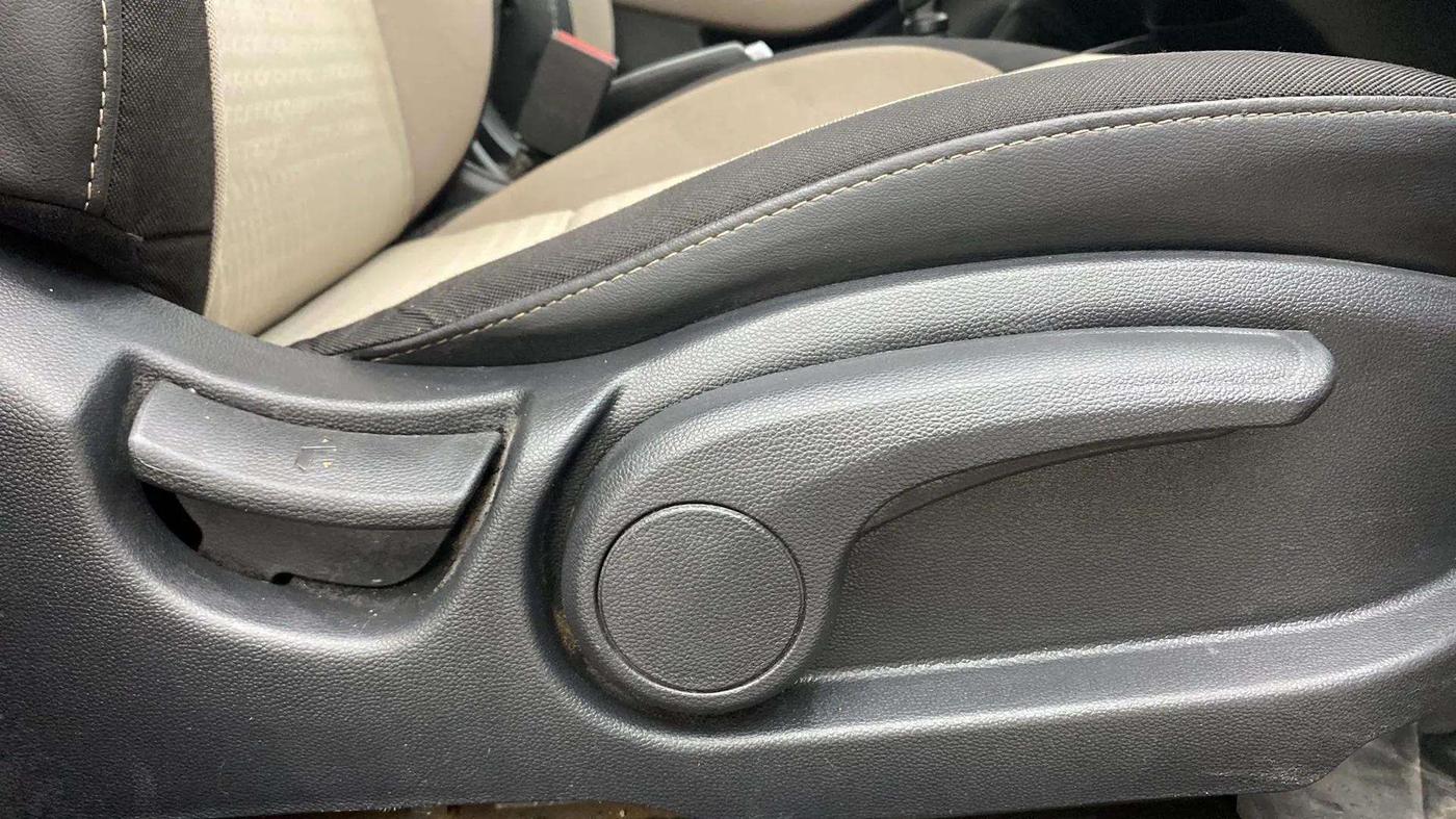 2019 Hyundai Elite i20 SPORTZ PLUS 1.2, Petrol, Manual, 59,202 km, Driver Side Adjustment Panel
