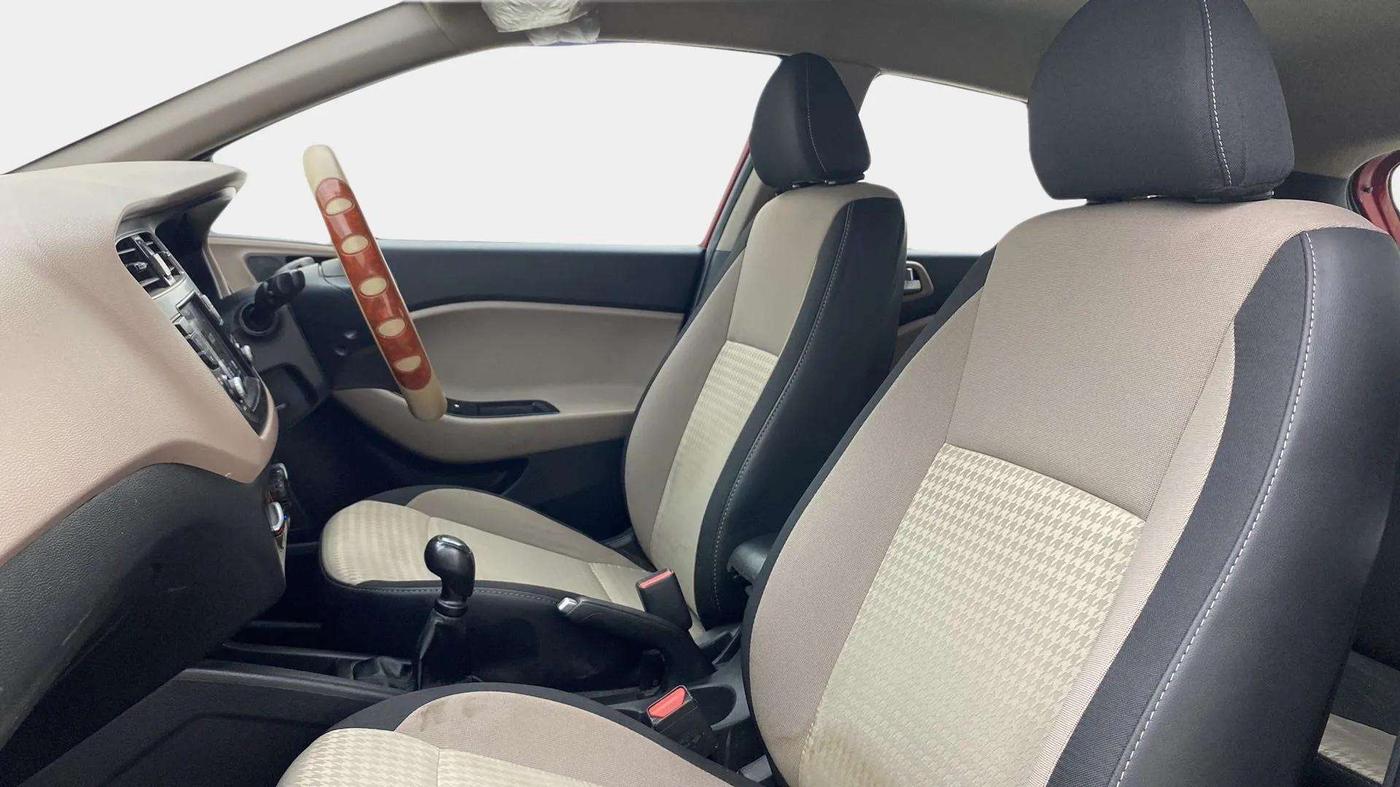 2019 Hyundai Elite i20 SPORTZ PLUS 1.2, Petrol, Manual, 59,202 km, Right Side Front Door Cabin