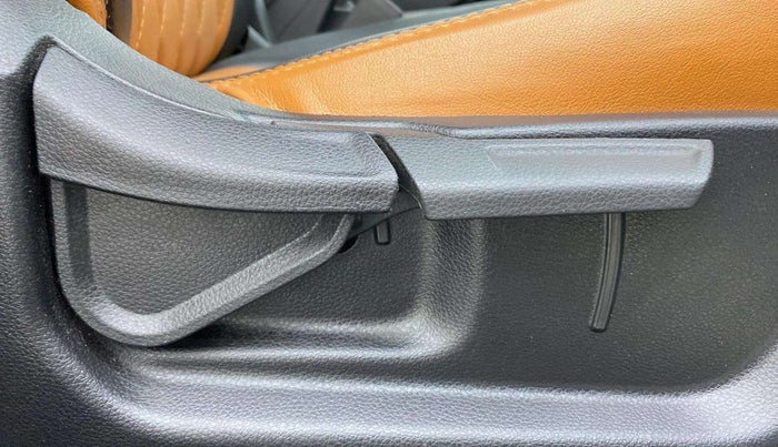 2019 KIA SELTOS HTK PLUS 1.5, Petrol, Manual, 85,935 km, Driver Side Adjustment Panel