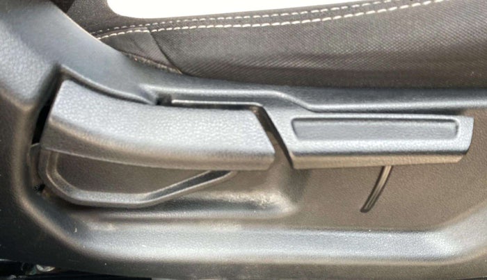2022 Hyundai VENUE SX 1.2 PETROL, Petrol, Manual, 21,566 km, Driver Side Adjustment Panel