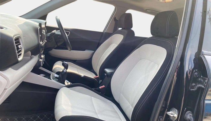 2022 Hyundai VENUE SX 1.2 PETROL, Petrol, Manual, 21,566 km, Right Side Front Door Cabin