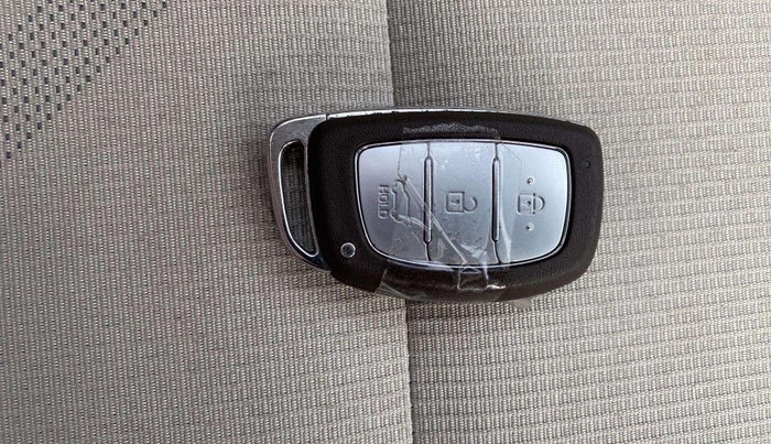 2022 Hyundai VENUE SX 1.2 PETROL, Petrol, Manual, 21,566 km, Key Close Up