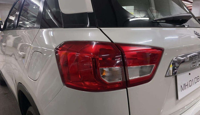 2018 Maruti Vitara Brezza ZDI AMT, Diesel, Automatic, 69,739 km, Left tail light - Minor damage