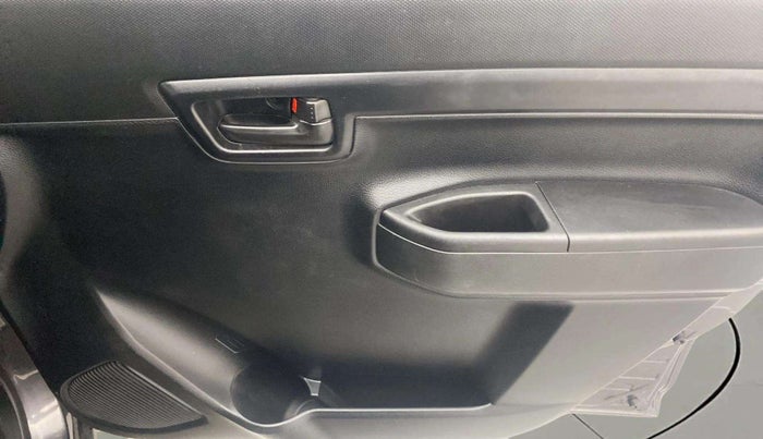2020 Maruti S PRESSO VXI PLUS AMT, Petrol, Automatic, 18,091 km, Driver Side Door Panels Control