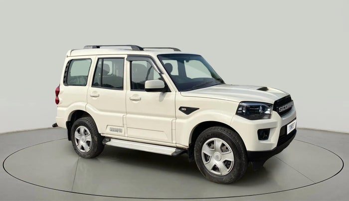 2018 Mahindra Scorpio S5, Diesel, Manual, 28,845 km, Right Front Diagonal