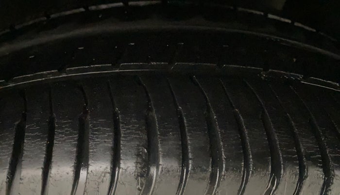 2015 Ford Ecosport TITANIUM 1.5L PETROL, Petrol, Manual, 72,933 km, Left Rear Tyre Tread