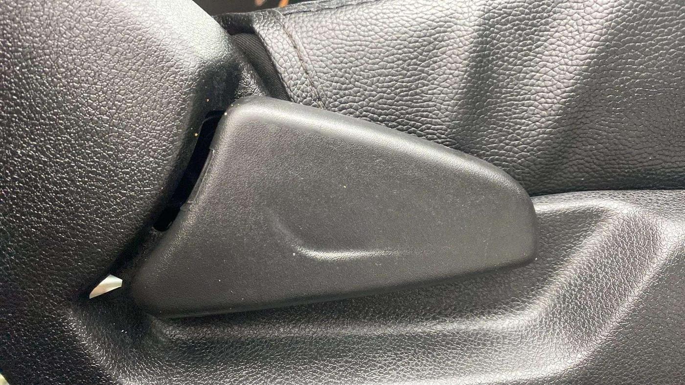 2018 Renault Kwid CLIMBER 1.0 AMT, Petrol, Automatic, 19,782 km, Driver Side Adjustment Panel