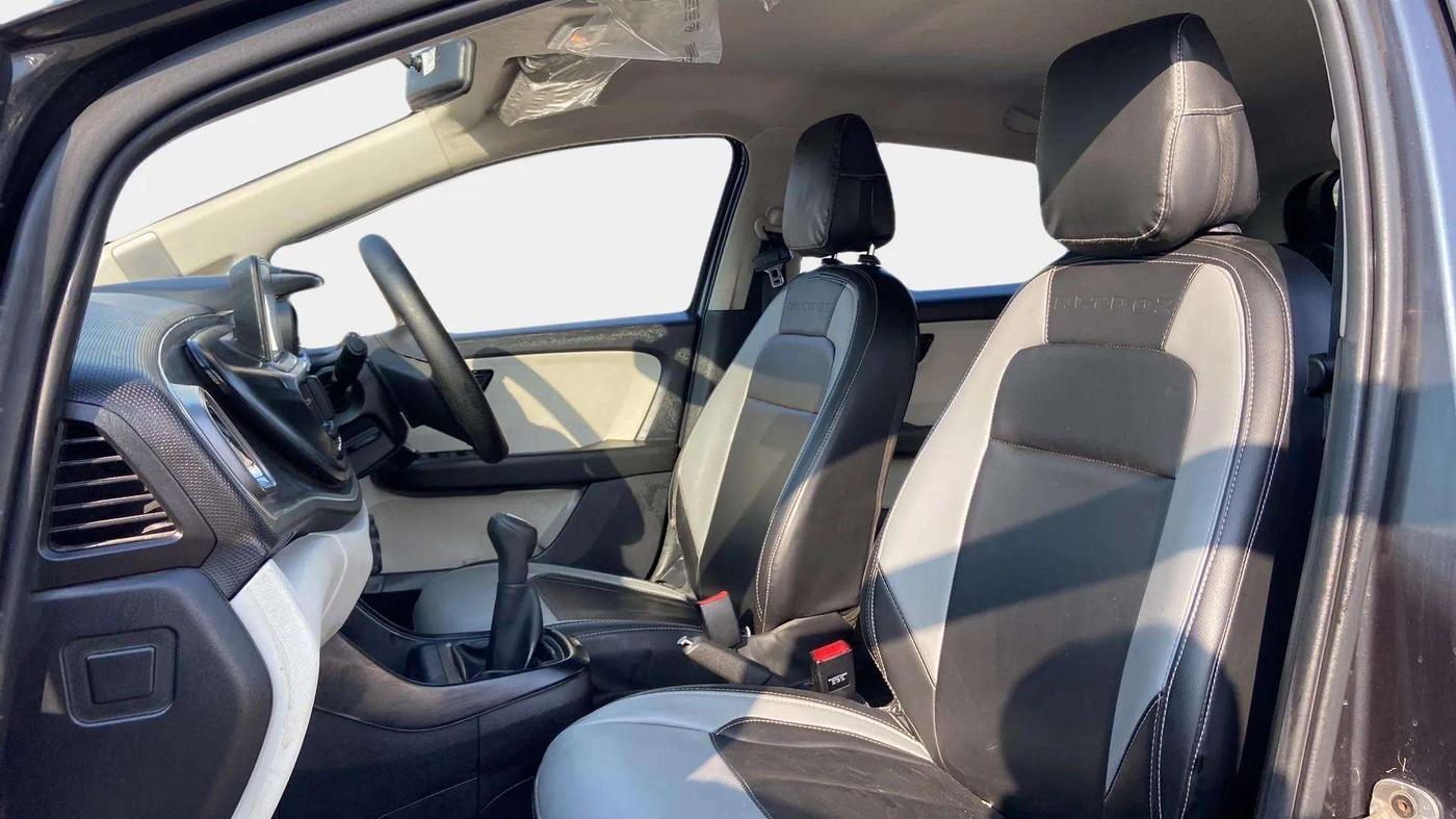 2021 Tata ALTROZ XM PLUS PETROL, Petrol, Manual, 54,585 km, Right Side Front Door Cabin
