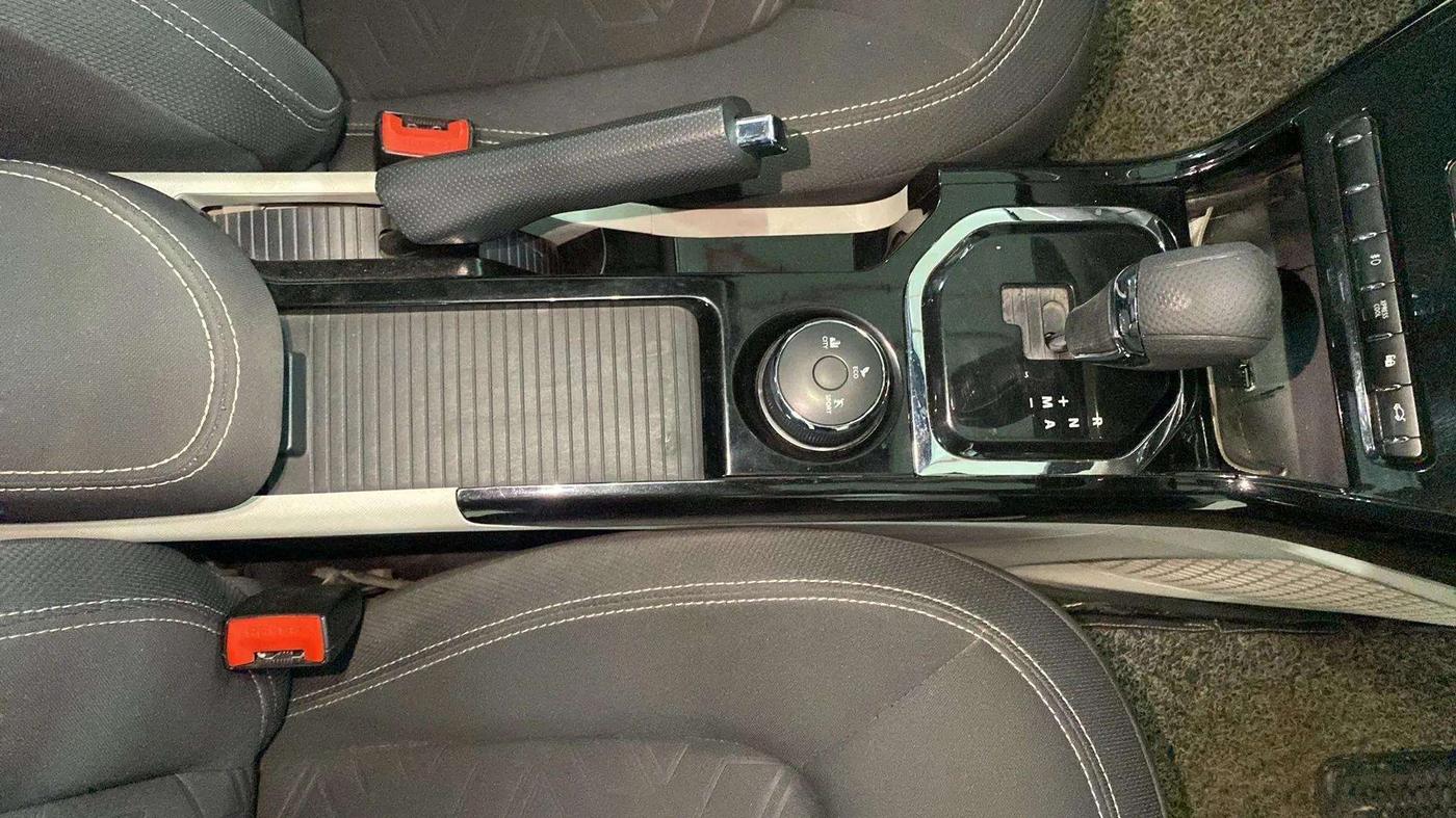 2020 Tata NEXON XZA PLUS (O) PETROL, Petrol, Automatic, 50,039 km, Gear Lever