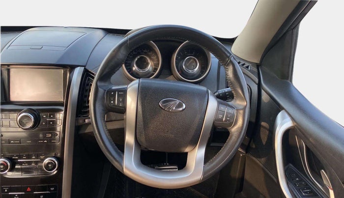 2018 Mahindra XUV500 W11 AT, Diesel, Automatic, 64,915 km, Steering Wheel Close Up