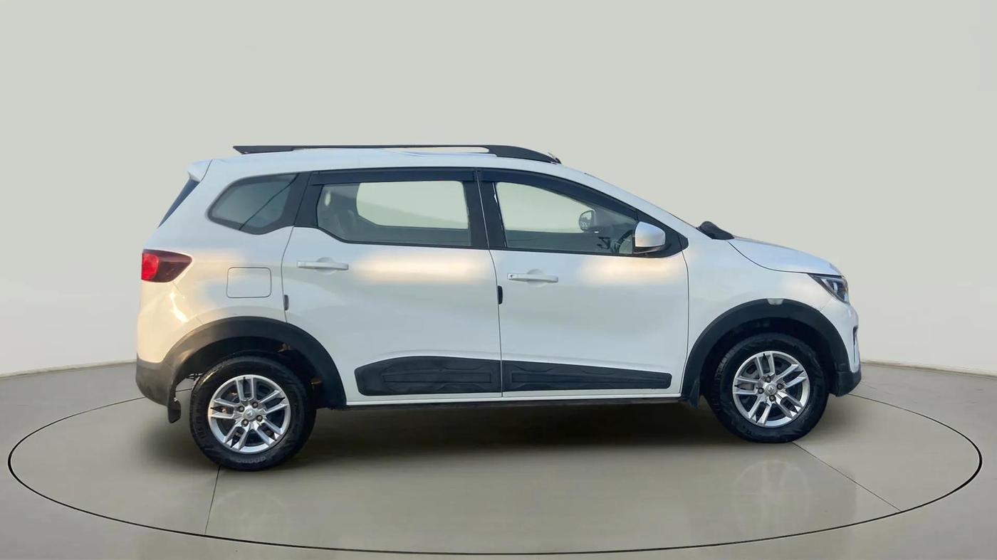 2021 Renault TRIBER RXL MT, Petrol, Manual, 62,367 km, Right Side View