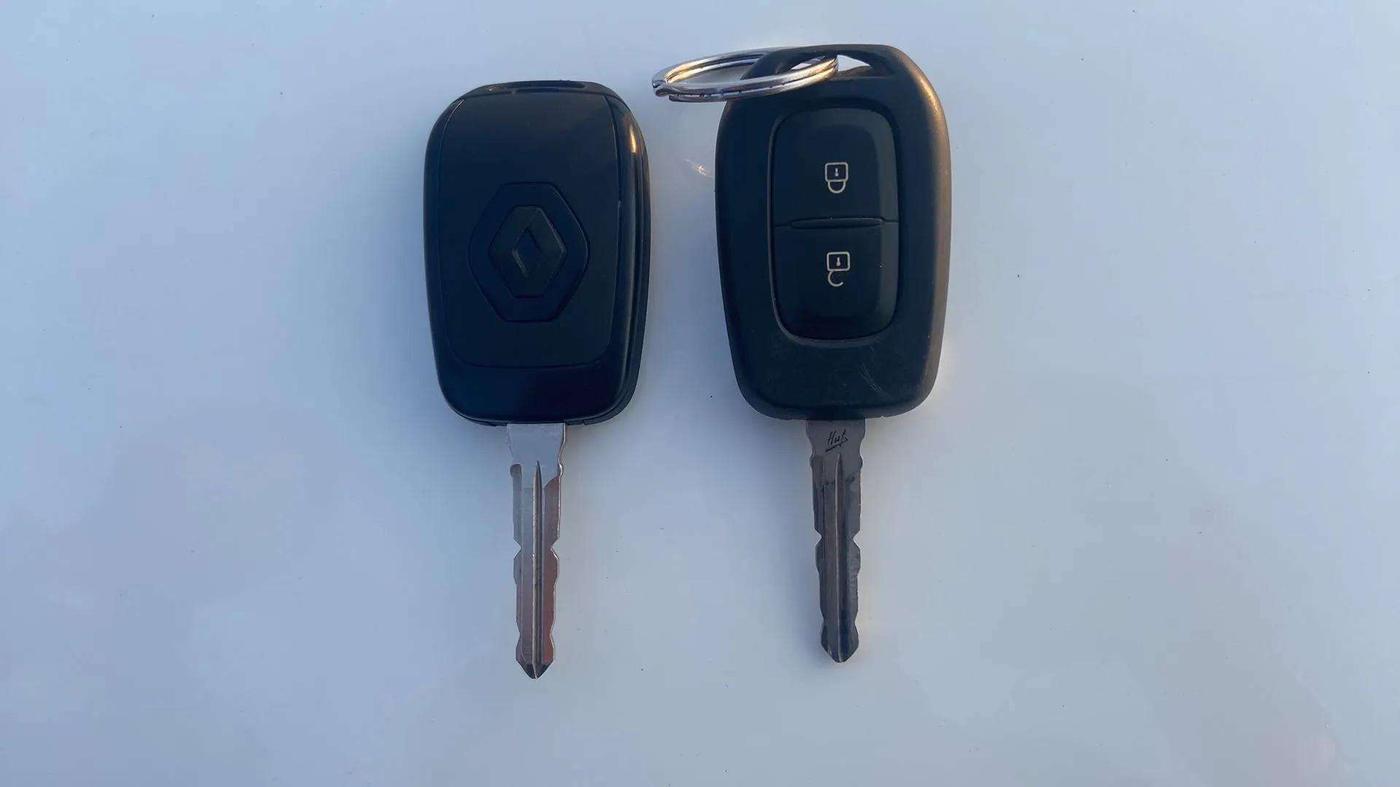 2021 Renault TRIBER RXL MT, Petrol, Manual, 62,367 km, Key Close Up