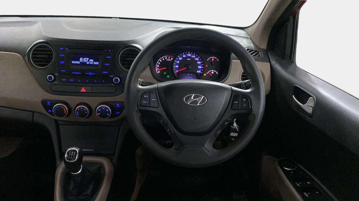 2015 Hyundai Xcent S (O) 1.2, Petrol, Manual, 79,067 km, Steering Wheel Close Up