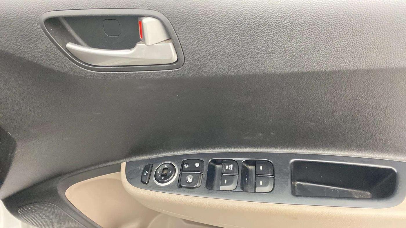 2016 Hyundai Xcent SX 1.2, Petrol, Manual, 28,346 km, Driver Side Door Panels Control