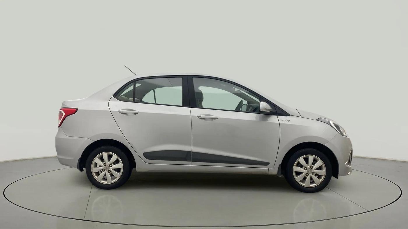 2016 Hyundai Xcent SX 1.2, Petrol, Manual, 28,346 km, Right Side View