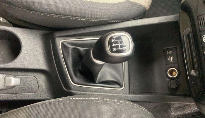2018 Hyundai Elite i20 ASTA 1.2 (O), Petrol, Manual, 32,345 km, Gear Lever