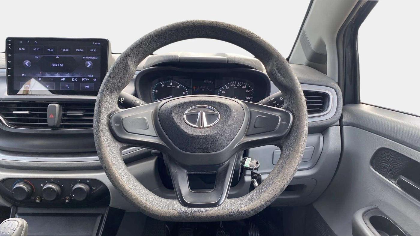 2021 Tata ALTROZ XE PETROL, Petrol, Manual, 37,528 km, Steering Wheel Close Up