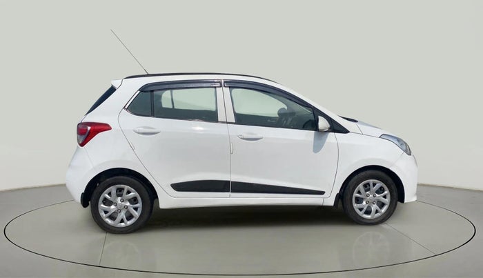 2017 Hyundai Grand i10 SPORTZ (O) 1.2 KAPPA VTVT, Petrol, Manual, 88,916 km, Right Side