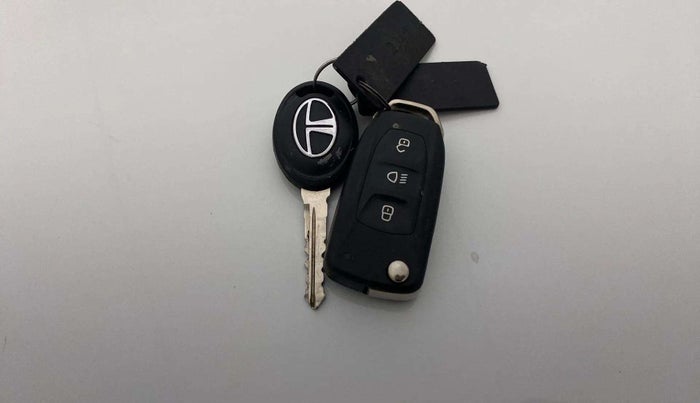 2018 Tata Tiago XZ PETROL, Petrol, Manual, 25,934 km, Key Close Up