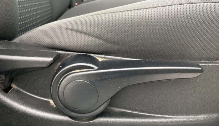 2018 Tata Tiago XZ PETROL, Petrol, Manual, 25,934 km, Driver Side Adjustment Panel