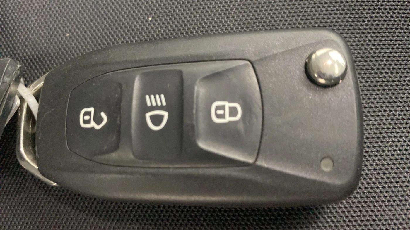 2023 Tata NEXON SMART+ 1.2 PETROL, Petrol, Manual, 16,218 km, Key Close Up
