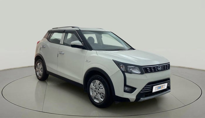 2022 Mahindra XUV300 W4 1.2 PETROL, Petrol, Manual, 16,301 km, Right Front Diagonal