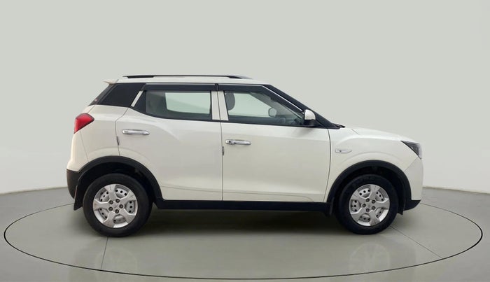 2022 Mahindra XUV300 W4 1.2 PETROL, Petrol, Manual, 16,301 km, Right Side