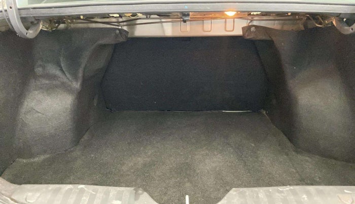 2017 Maruti Ciaz ZETA 1.4  MT PETROL, Petrol, Manual, 72,731 km, Boot Inside