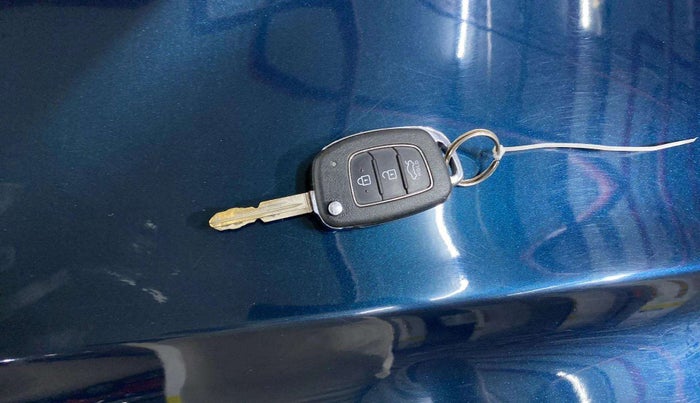 2020 Hyundai GRAND I10 NIOS SPORTZ AMT 1.2 KAPPA VTVT, Petrol, Automatic, 12,396 km, Key Close Up
