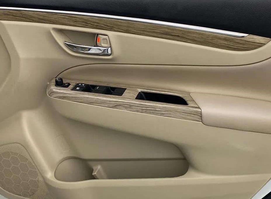 2019 Maruti Ciaz ALPHA 1.5 SHVS PETROL, Petrol, Manual, 22,913 km, Driver Side Door Panels Control