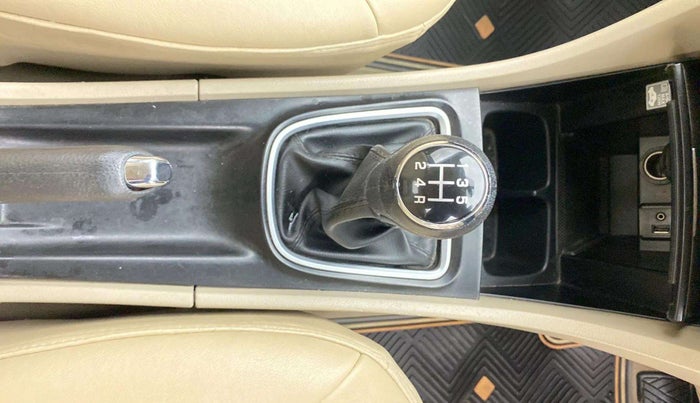 2018 Maruti Ciaz ZETA 1.4  MT PETROL, Petrol, Manual, 53,992 km, Gear Lever