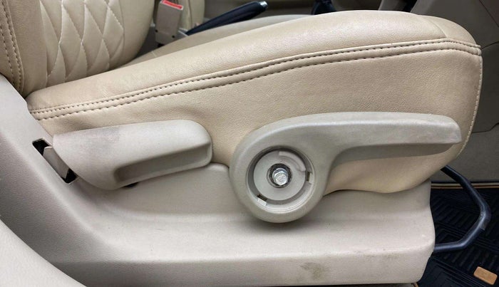 2018 Maruti Ciaz ZETA 1.4  MT PETROL, Petrol, Manual, 53,992 km, Driver Side Adjustment Panel