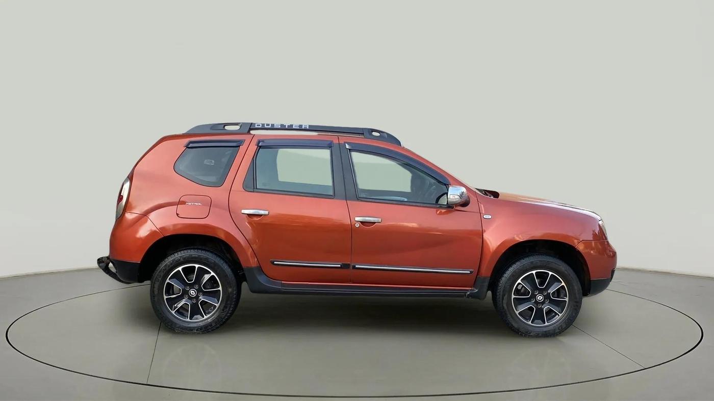 2019 Renault Duster RXS PETROL, Petrol, Manual, 26,099 km, Right Side View