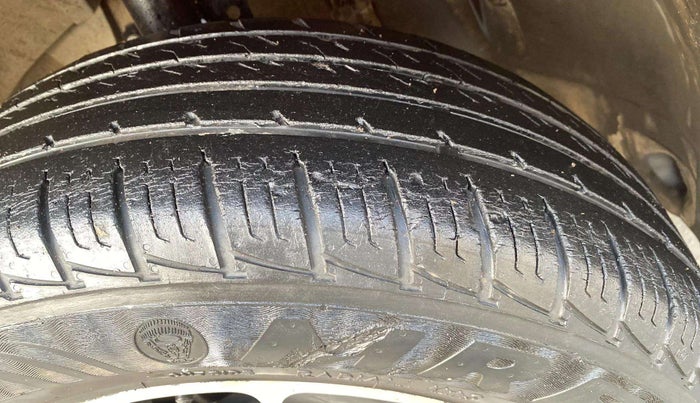 2019 Renault Duster RXS PETROL, Petrol, Manual, 26,018 km, Left front tyre - Minor crack